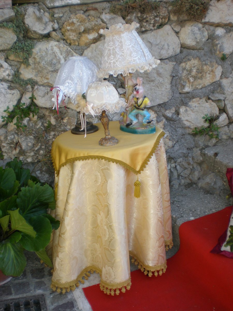 lampade recuperate, e liberate dalla concezione di "rifiuto"