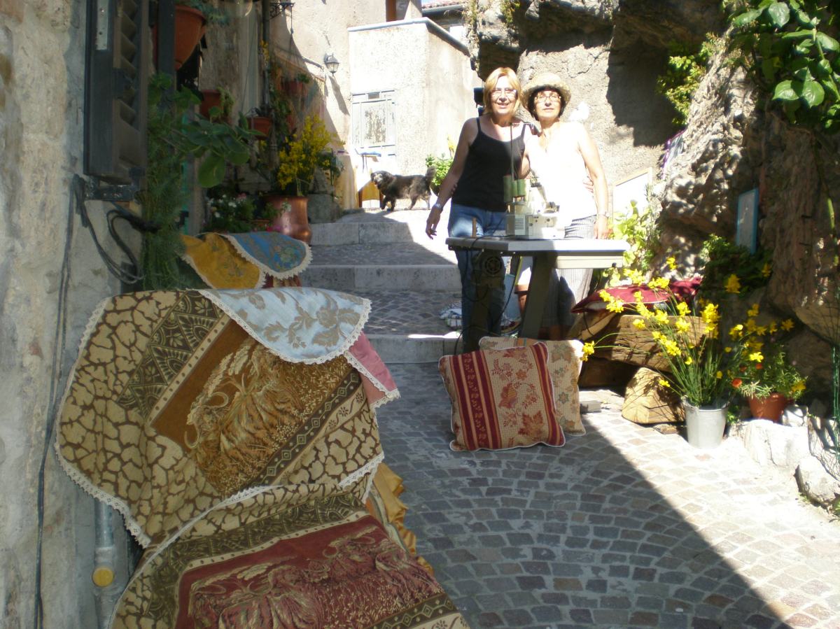 tappeti e centrotavola da scampoli di tende